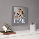 Moderne foto grijs Het is goed om thuiscitaat te z Vierkante Klok<br><div class="desc">Moderne foto grijs Het is goed om thuiscitaat te zijn</div>