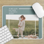 Moderne foto Groene familie — liefdevol cadeau Muismat<br><div class="desc">Introductie van de Moderne Foto Groene Familie Mooie Gift! Dit geschenk is een perfecte manier om de liefde en band binnen een familie vast te leggen en te vieren, terwijl het toevoegen van een vleugje elegantie en moderniteit aan elk interieur.The Modern Photo Green Family Lovely Gift is niet alleen een...</div>