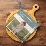 Moderne foto Groene familie — liefdevol cadeau Theedoek<br><div class="desc">Introductie van de Moderne Foto Groene Familie Mooie Gift! Dit geschenk is een perfecte manier om de liefde en band binnen een familie vast te leggen en te vieren, terwijl het toevoegen van een vleugje elegantie en moderniteit aan elk interieur.The Modern Photo Green Family Lovely Gift is niet alleen een...</div>