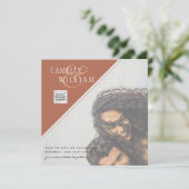 Moderne FOTO Huwelijksuitnodiging QR CODE RSVP Kan (Staand voorkant)