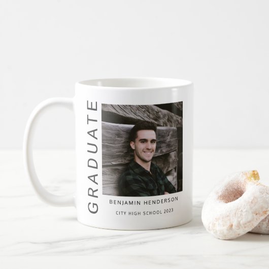 Moderne Foto Jongen Afstuderen Koffiemok (Met donut)