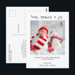 Moderne foto Liefde Vrede Vreugde Kerst Briefkaart<br><div class="desc">Modern Photo Love Peace Joy Christmas Briefkaart Modern Christmas greeting briefkaart met een modern bewerkbaar handgeschreven koplettertype, enkele foto en zwarte tekst. De langere kerstgroet verschijnt op de achterkant. Dit briefkaart van de de groet van de fotoKerstmis is een lieve manier om uw Kerstmisbericht naar geliefden en vrienden bij Kerstmis...</div>