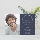 Moderne Foto Man 30th Birthday Party Navy Kaart (Staand voorkant)