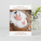 Moderne Foto Meisje Terracotta Geboorteaankondigin Kaart (Staand voorkant)