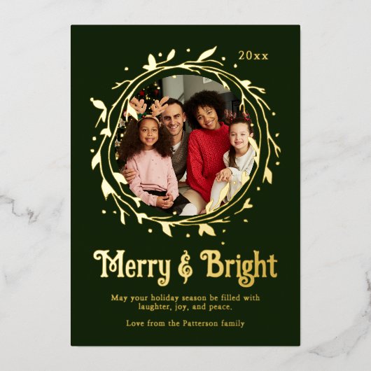 Moderne Foto Merry & Bright Script Krans Folie Feestdagenkaart (Voorkant)