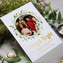 Moderne foto Merry & Bright Script Wreate Folie Feestdagenkaart