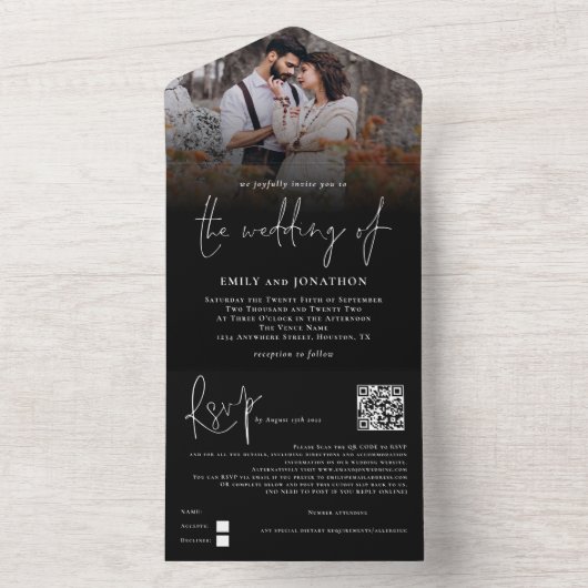 Moderne foto Overlay QR Code Script Bruiloft Zwart All In One Uitnodiging (Binnen)