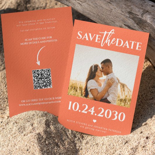 Moderne foto QR code fel sinaasappel bruiloft Save The Date