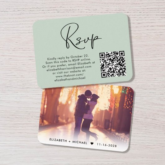 Moderne foto QR Code Sage Green Wedding RSVP Informatiekaartje