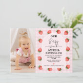 Moderne foto Roze Gingham Berry Sweet 1e verjaarda Kaart (Staand voorkant)