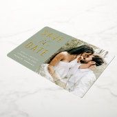 Moderne foto saliegroen script save the date goud folie uitnodiging (Gedraaid)