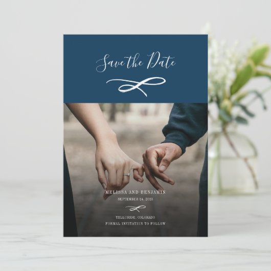 Moderne foto script save the date (Staand voorkant)
