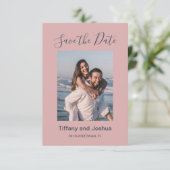 Moderne foto stoffig roze save the date (Staand voorkant)