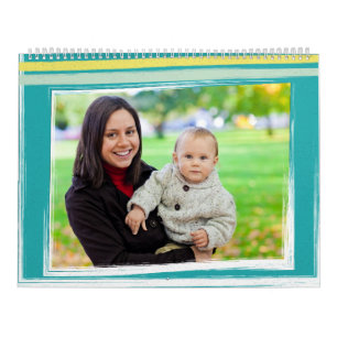 Moderne foto van eenvoudige kleurrijke familie kalender