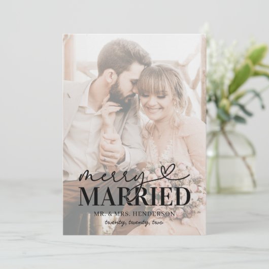 Moderne foto van gelukkig getrouwd paar met Kerstm Feestdagenkaart (Staand voorkant)