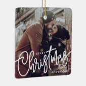 Moderne foto Vrolijk kerstscript Trendy paar Keramisch Ornament (Rechts)