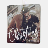 Moderne foto Vrolijk kerstscript Trendy paar Keramisch Ornament (Links)