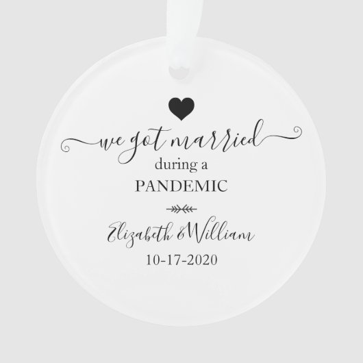 Moderne foto we zijn getrouwd tijdens pandemie ornament (voorkant)