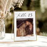 Moderne foto-weduwingstabel nummer kaart<br><div class="desc">Maak uw receptietafels onvergetelijk met onze moderne foto trouwtafel nummer kaarten. Met een strak, minimaal ontwerp, markeren deze tafelnummers een favoriete foto van het paar voor een persoonlijke en stijlvolle touch. Ze combineren elegantie en moderne charme perfect en voegen warmte en individualiteit toe aan uw feest terwijl u de gasten...</div>