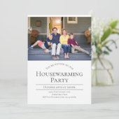Moderne foto White Grey Housewarming Invitation Kaart (Staand voorkant)
