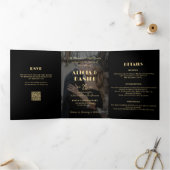 Moderne foto zwart en goud rsvp details bruiloft drieluik uitnodiging (Binnen)