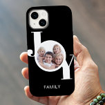 Moderne foto zwarte Hoesje-Mate iPhone draagtas Case-Mate iPhone 14 Hoesje<br><div class="desc">Deze moderne fototelefoonbehuizing bevat één foto en het woord JOY in een stijlvolle typografie op een zwarte achtergrond. Eenvoudig aan te passen als u het woord familie in jouw naam wilt veranderen. Gebruik het Hulpmiddel van het Ontwerp om de tekstgrootte,  de stijl,  of de kleur te veranderen.</div>