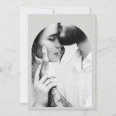 Moderne fotobruiloft met grafische typografie feestdagenkaart (Achterkant)