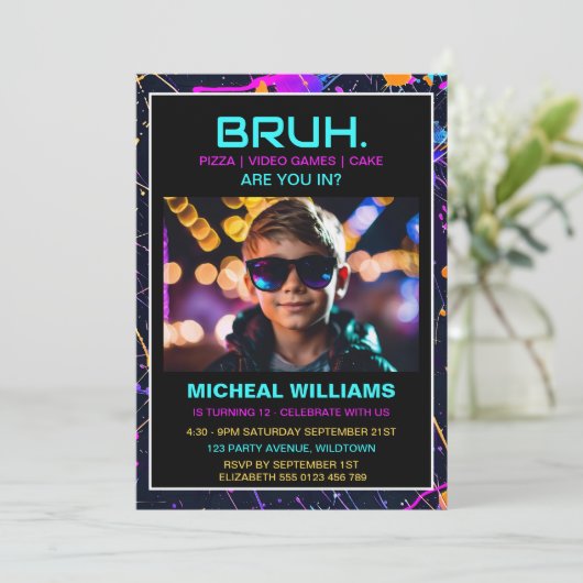 Moderne Fotogamer Neon Verjaardag Kaart (Staand voorkant)