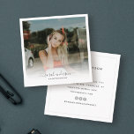 Moderne Fotografie Calligrafie Script Trendy Chic Vierkante Visitekaartje<br><div class="desc">Minimale,  moderne en professionele visitekaartjes voor fotografie met uw favoriete foto met jouw naam in trendy kalligrafie scripttypografie. Voeg je contactgegevens aan de achterkant toe. Bevat drie pictogrammen voor sociale media en een veld voor uw gebruikersnaam.</div>
