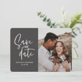 Moderne fotografische bloemige trouwkaart om de da save the date (Staand voorkant)