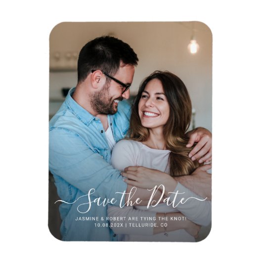 Moderne fotokalligrafie bruiloft Save the Date Magneet (Verticaal)