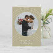 Moderne fotonamen script sage green bruiloft bedankkaart (Staand voorkant)
