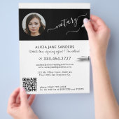 Moderne fotonotaris die agent QR ondertekent Flyer (Hand)