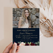 Moderne fotoverpleger die ceremonie houdt kaart