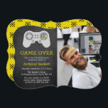Moderne game over foto bachelor party uitnodiginge kaart<br><div class="desc">Viel in stijl met deze trendy bachelor partijuitnodigingen. Het ontwerp is gemakkelijk te personaliseren met je eigen formulering en je familie en vrienden zullen enthousiast zijn als ze deze geweldige partijuitnodiging ontvangen.</div>