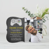 Moderne 'Game Over' Foto Bachelorfeest Uitnodiging (Staand voorkant)