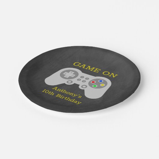 Moderne gamer elke leeftijd op aarde papieren bordje (Gekanteld)