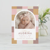 Moderne Geboortefotoaankondiging met geruit patroo Aankondiging (Staand voorkant)