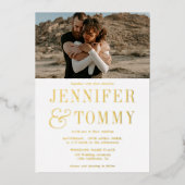 Moderne gedurfde ampersand wit 2 foto's bruiloft folie uitnodiging (Voorkant)