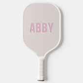 Moderne gedurfde pickleball roze en witte naam paddle (Achterkant)