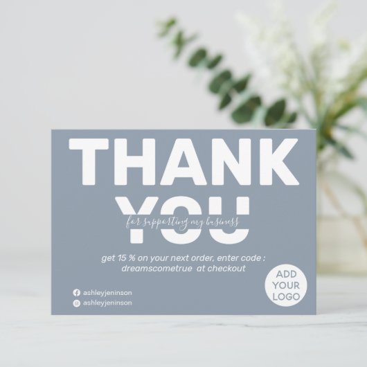 Moderne, gedurfde, stoffige blauwe orde bedankt (Staand voorkant)