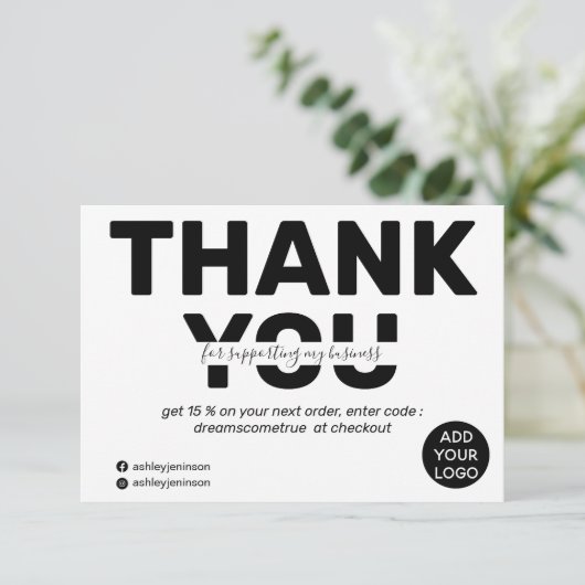 Moderne, gedurfde zwarte en witte orde bedankt (Staand voorkant)