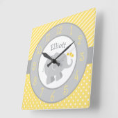 Moderne Geel en grijs Elephant Aangepast monogram Vierkante Klok (Hoek)