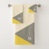 Moderne geel en grijze geometrische monogram bad handdoek (Insitu)
