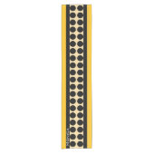 Moderne gele beige & zwarte stippen monogram naam korte tafelloper (Voorkant)