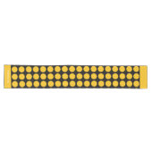Moderne gele beige & zwarte stippen monogram naam lange tafelloper (Horizontaal)