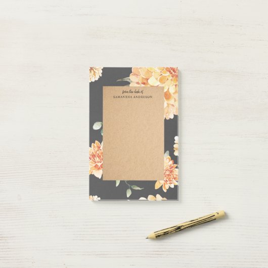 Moderne gele bloemen en speciale Kraft-cadeautjes Post-it® Notes (Op bureau)