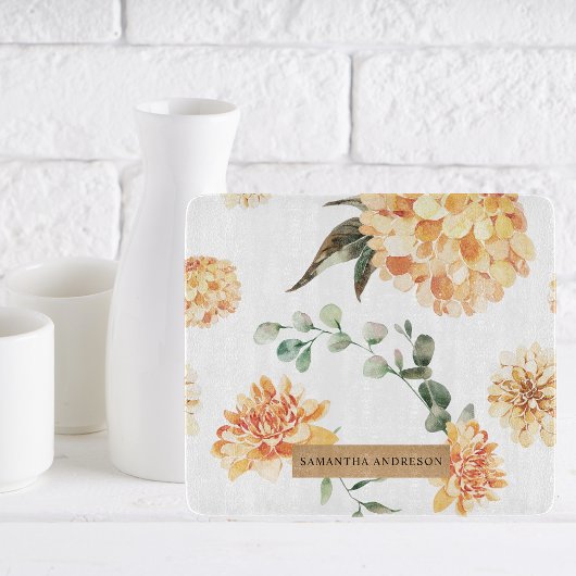 Moderne gele bloemen en speciale Kraft-cadeautjes Snijplank