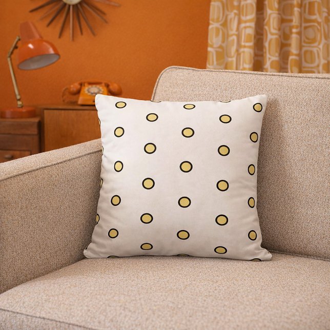 Moderne Gele Cirkel Stippenpatroon Minimalistisch Kussen (A throw pillow with yellow dots with black outlines on a white background.)