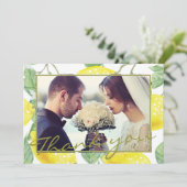 Moderne Gele Citroenen & Groene Bladeren Trouwfoto Bedankkaart (Staand voorkant)